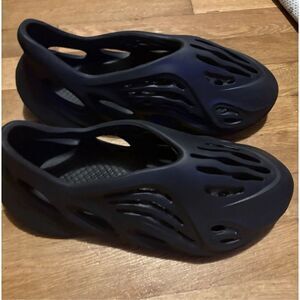Adidas Yeezy Foam RNR RNNR Carbon men’s shoes size 12 Trainers